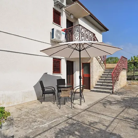 Fuer 5 Personen Ca 55 Qm In Stinjan, Istrien Istrische Riviera Apartment *
