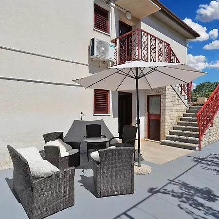 Apartment Fuer 5 Personen Ca 55 Qm In Stinjan, Istrien Istrische Riviera