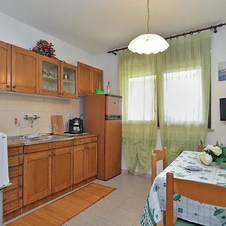 Fuer 5 Personen Ca 55 Qm In Stinjan, Istrien Istrische Riviera Apartment Stinjan